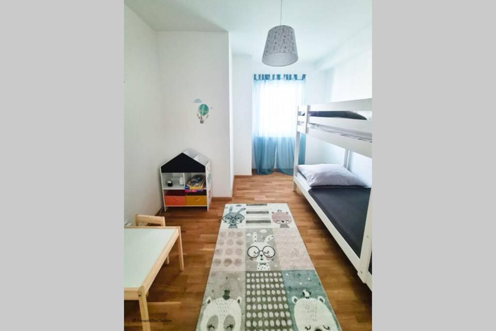 Family Suite 莫比斯希安西 外观 照片